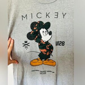 Official Disney Mickey Mouse Graphic Tee – Size L